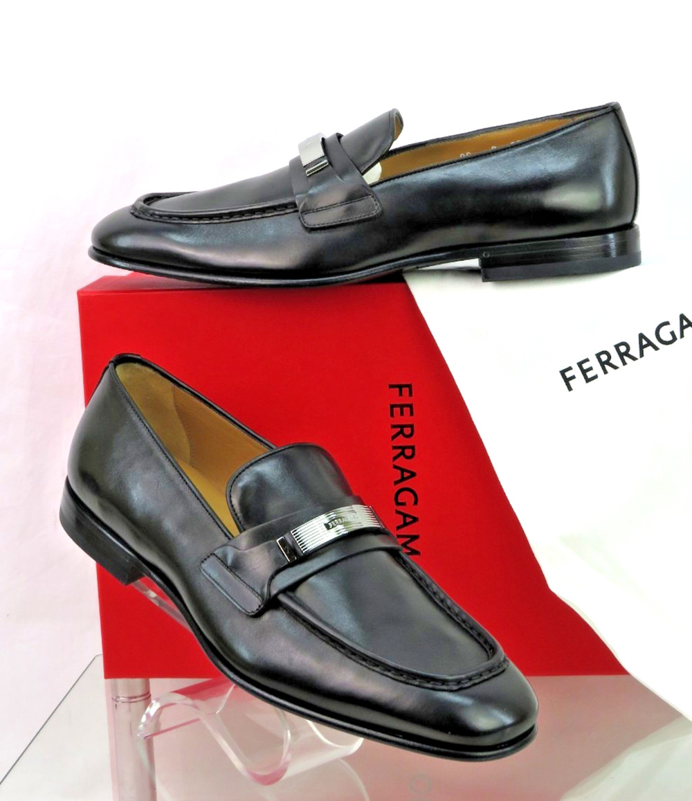 NIB FERRAGAMO DUMAS BLACK LEATHER METAL ENRAVED LOGO LOAFERS 11.5 EE